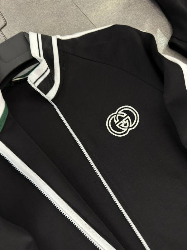 Dres męski Gucci, czarny z białymi paskami. Jakość premium.