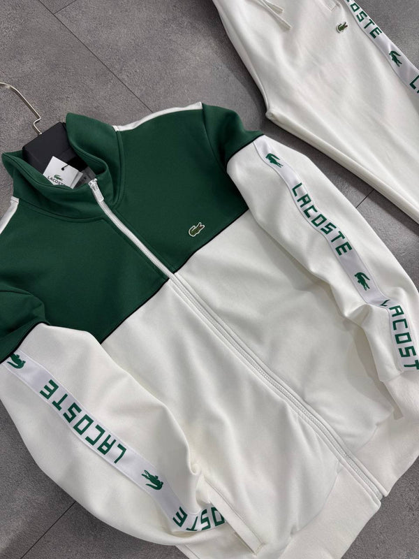 Męski dres Lacoste, zielony z ecru akcentami i białą taśmą z logo – spodnie o prostym kroju