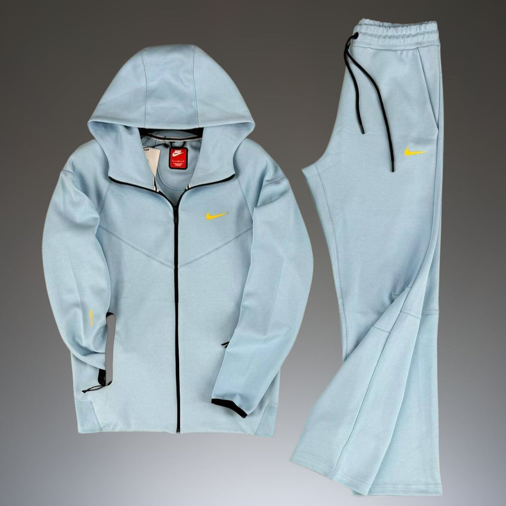 Męski dres Nike Nocta, jasnoniebieski. Najwyższa jakość."