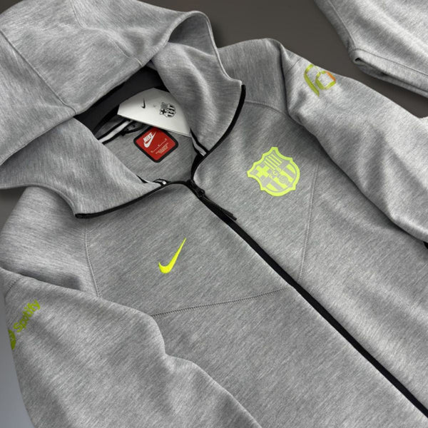 Męski zestaw sportowy Nike Barcelona Tech Fleece, klasyczny szary. Jakość premium