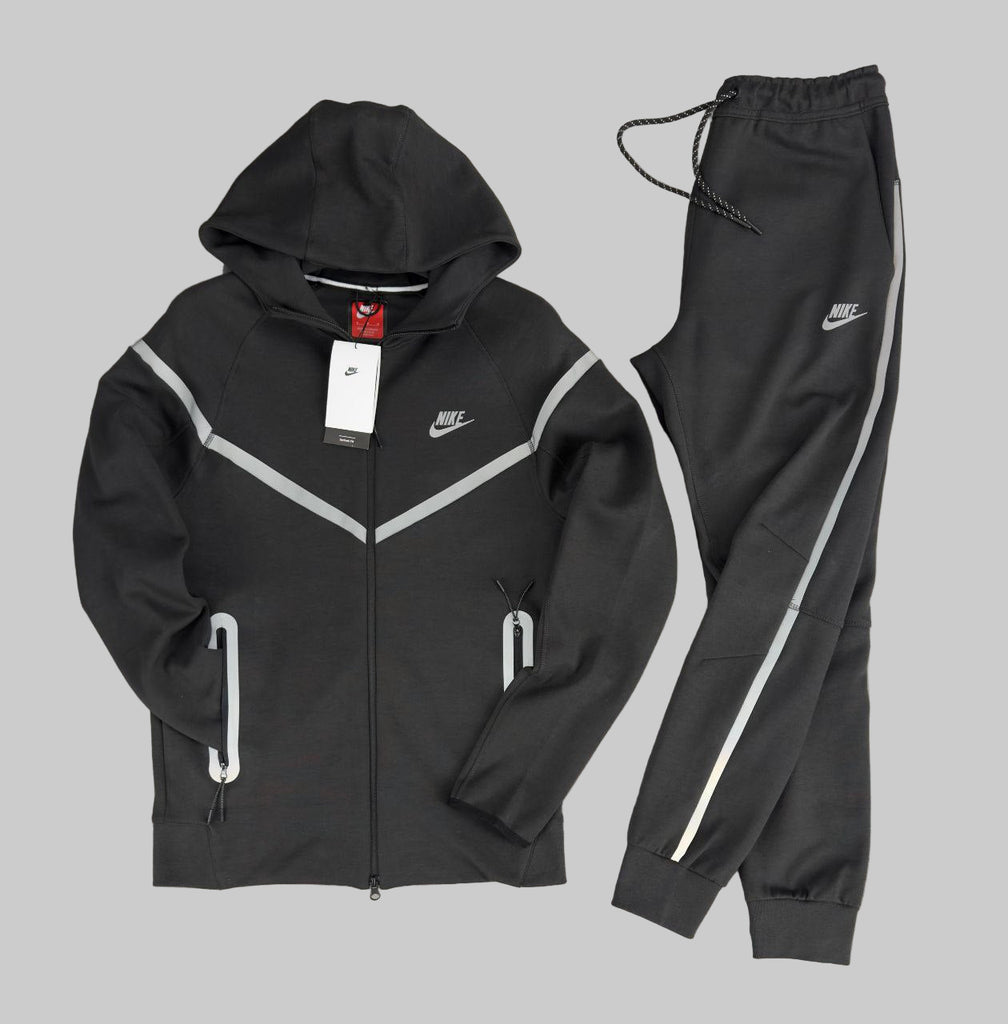 Męski dres Nike Liverpool Tech Fleece, grafit. Premium jakość