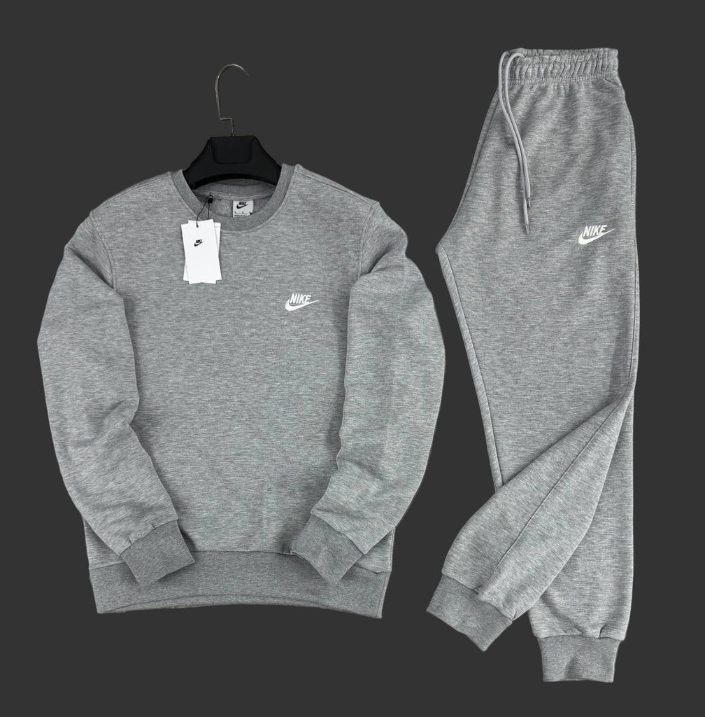 Męski komplet sportowy Nike, klasyczny szary, z białym emblematem - bluzka i spodnie