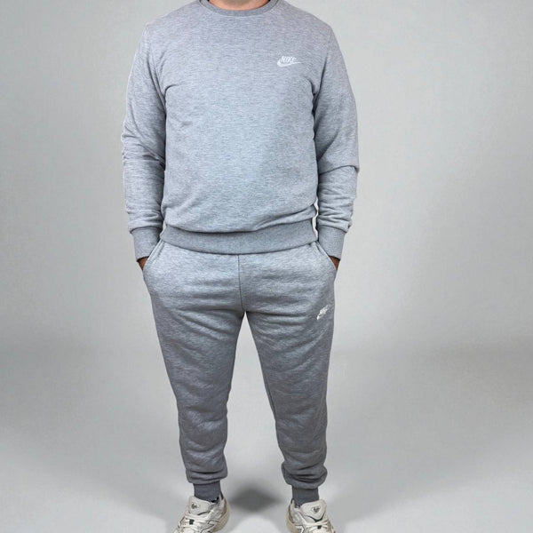 Męski komplet sportowy Nike, klasyczny szary, z białym emblematem - bluzka i spodnie