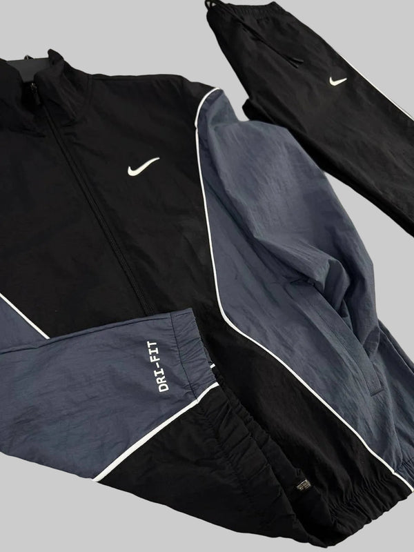 Męski dres Nike, czarno-granatowy – materiał wodoodporny