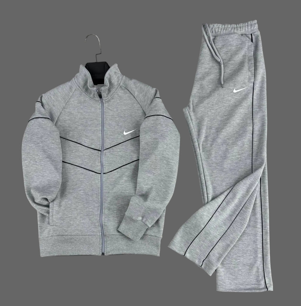 Męski dres Nike, szary z dwiema czarnymi paskami