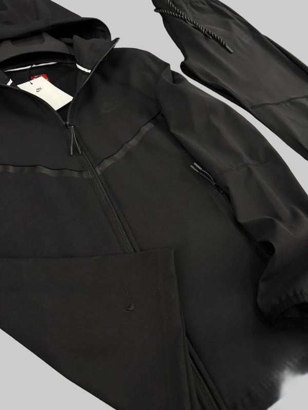 Męski dres Nike, czarny