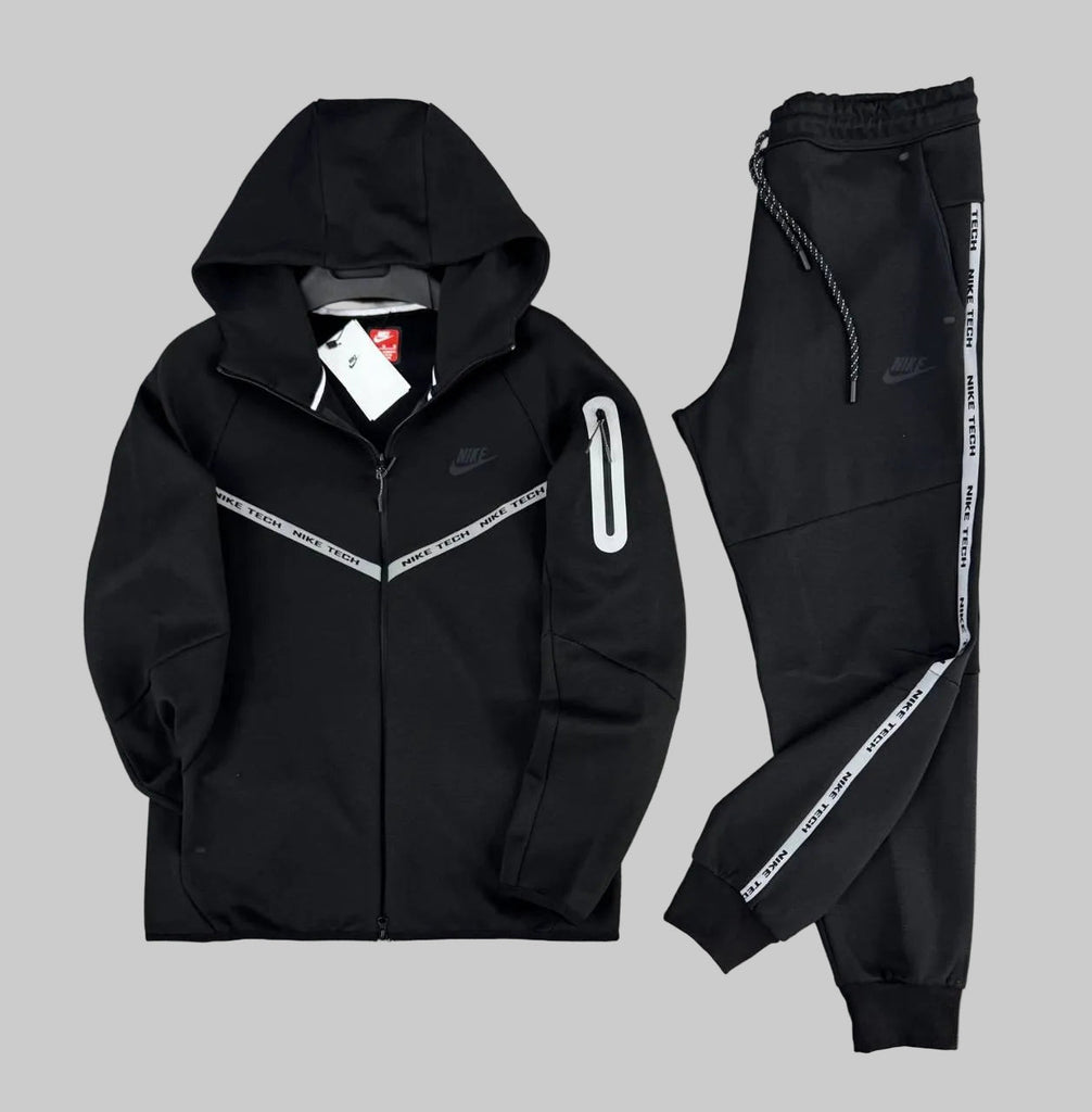 Męski dres Nike Tech Fleece, czarny, z elementami odblaskowymi i kieszenią na rękawie