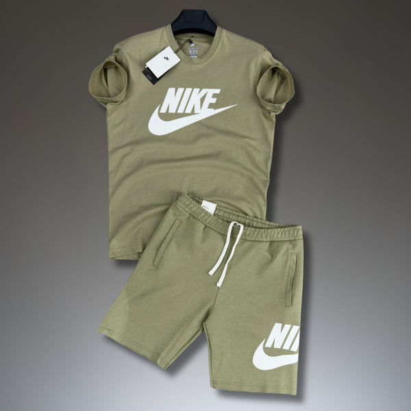 Komplet męski Nike z szortami, oliwkowa zieleń. Factory outlet