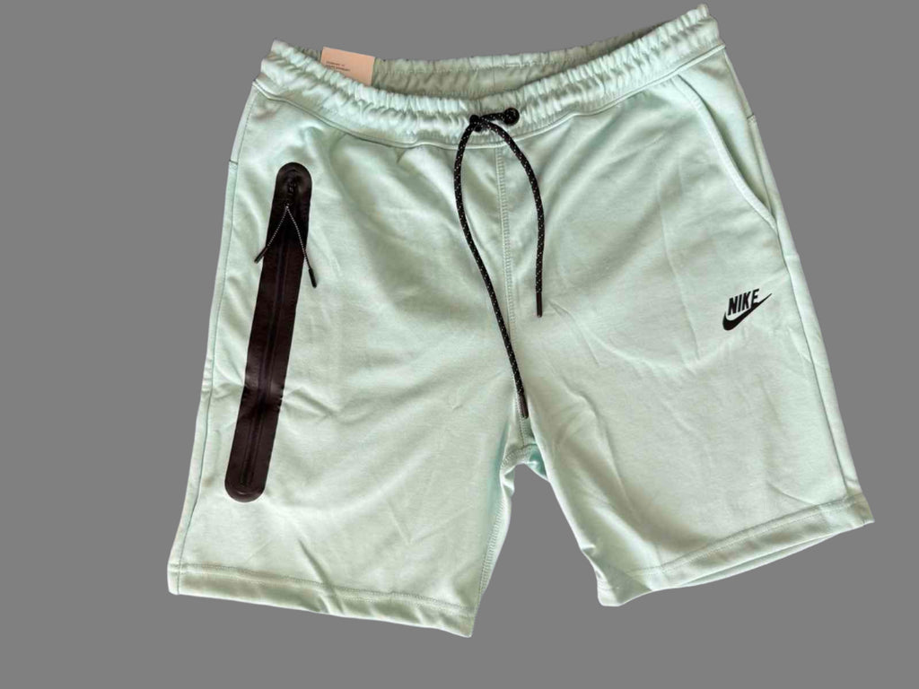 Szorty sportowe Nike Tech Fleece dla mężczyzn, w kolorze turkusowym.