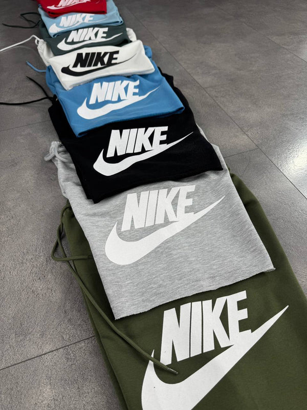 Męskie sportowe spodenki Nike, zielone.
