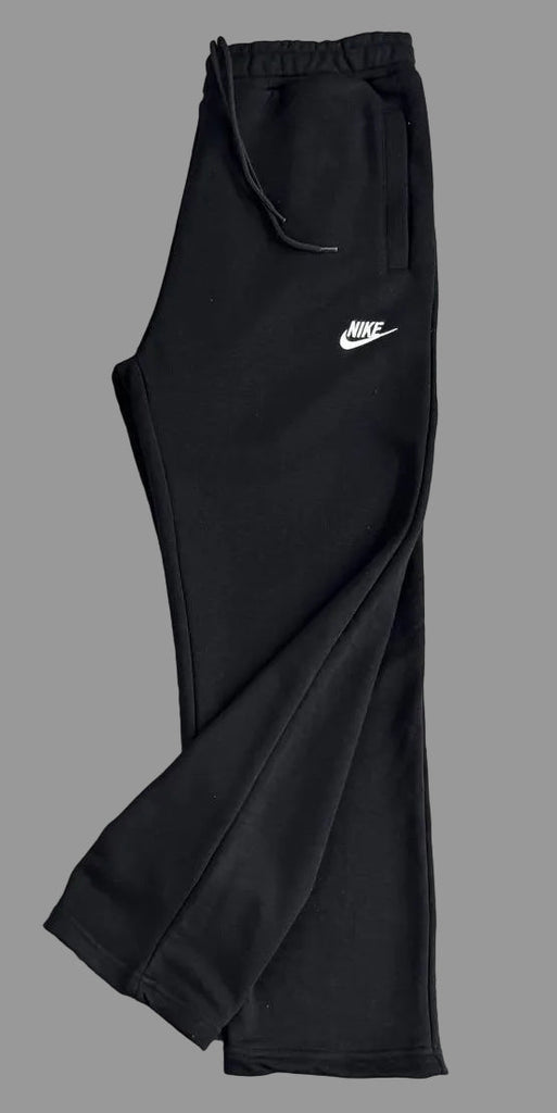 Męskie spodnie dresowe Nike, czarne z białym logo, krój prosty