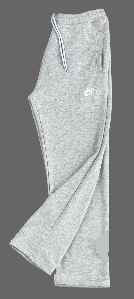 Męskie spodnie dresowe Nike, klasyczne szare z białym logo, krój prosty