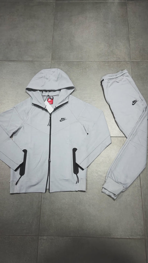 Męski dres Nike Tech Fleece, jasnoszary. Model 2023. Najwyższa jakość